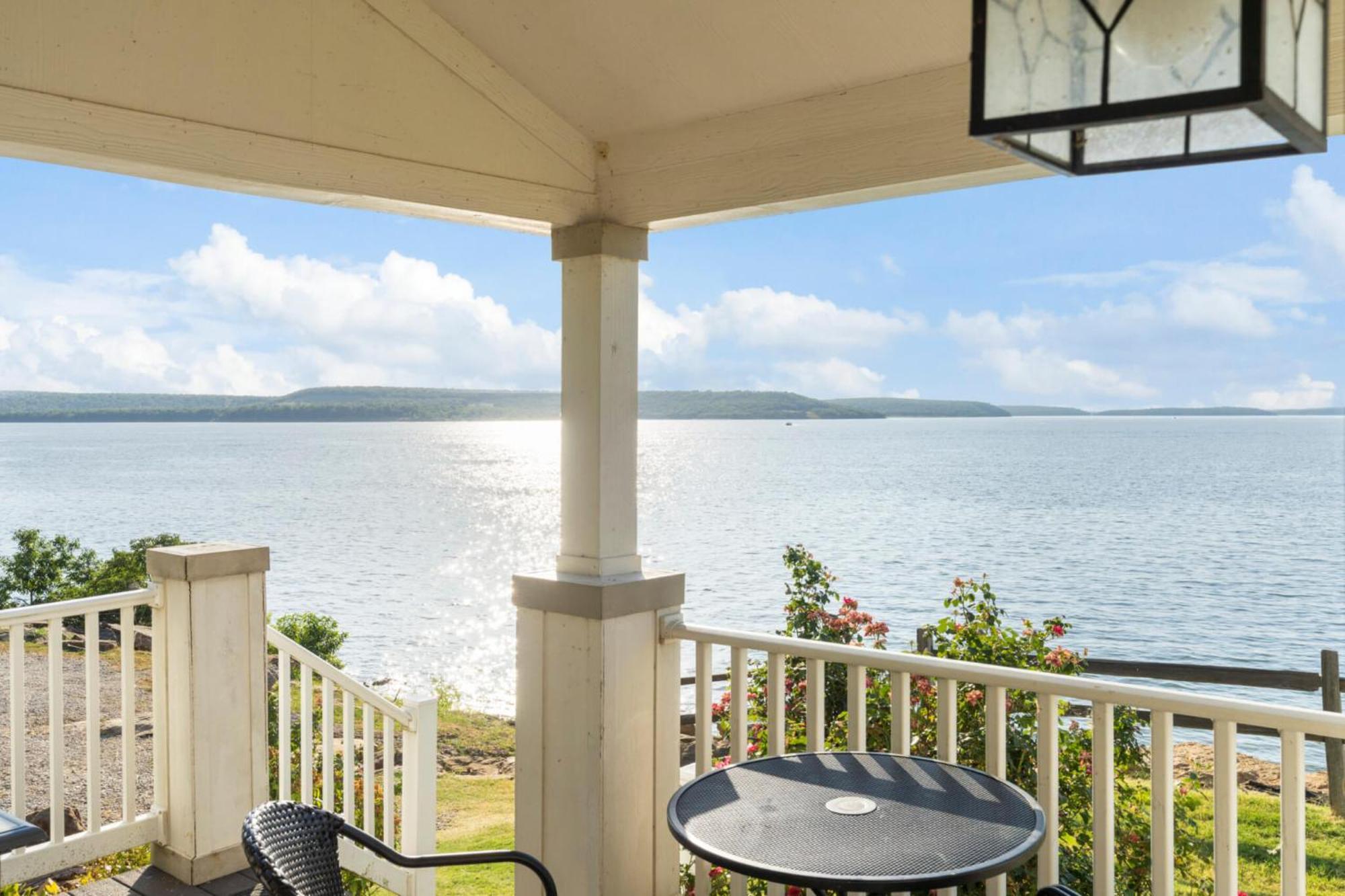 Crosstimbers Marina And Cottages Sperry Extérieur photo