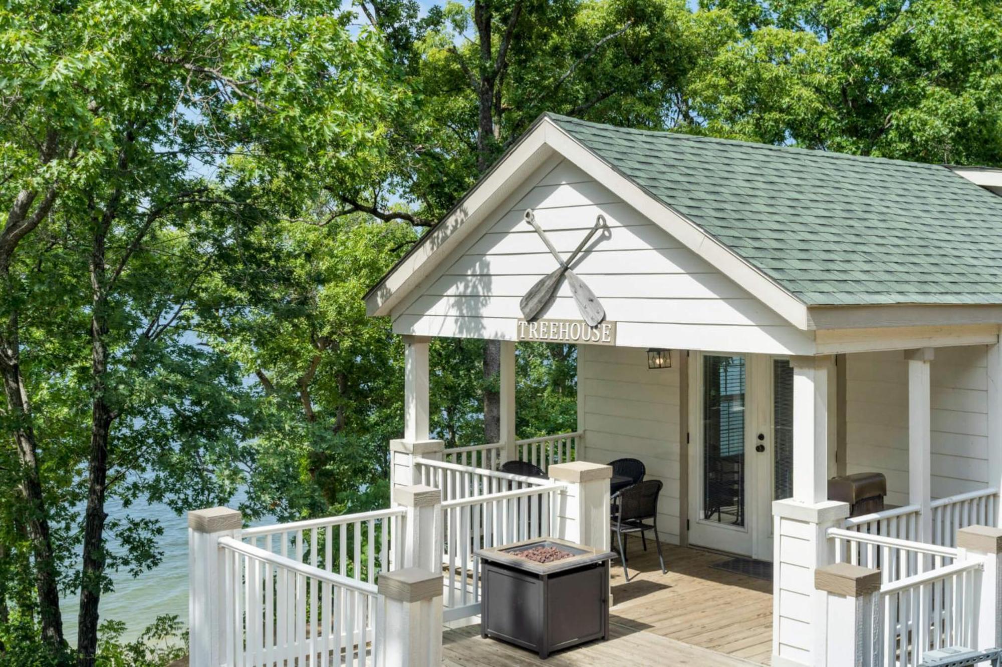 Crosstimbers Marina And Cottages Sperry Extérieur photo