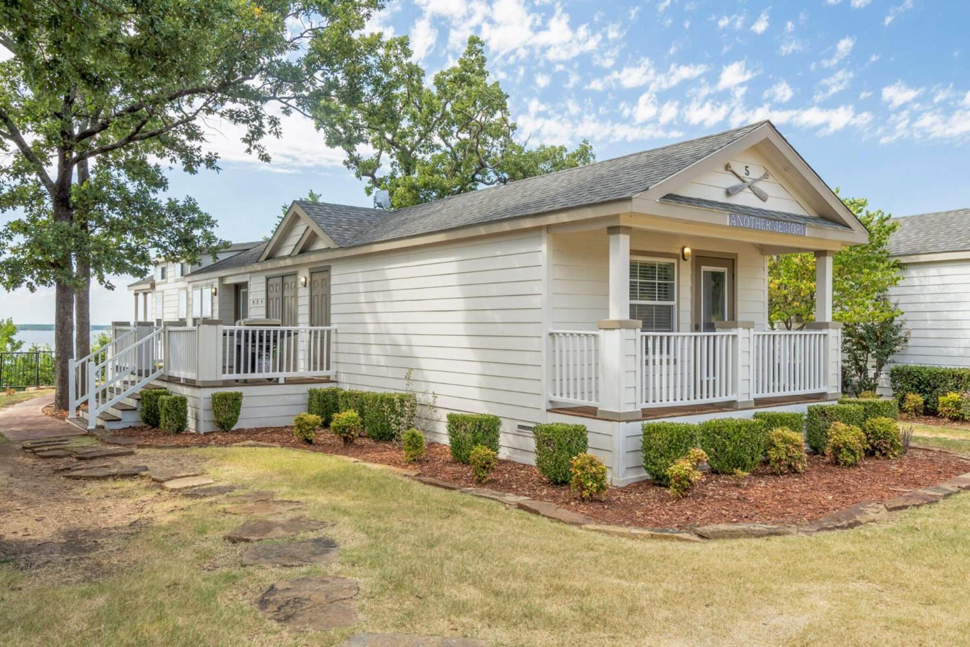 Crosstimbers Marina And Cottages Sperry Extérieur photo