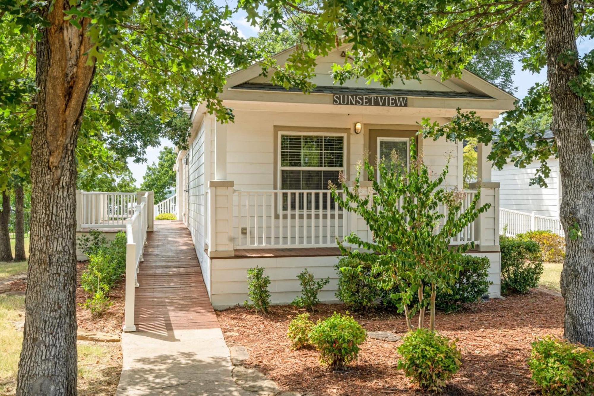 Crosstimbers Marina And Cottages Sperry Extérieur photo