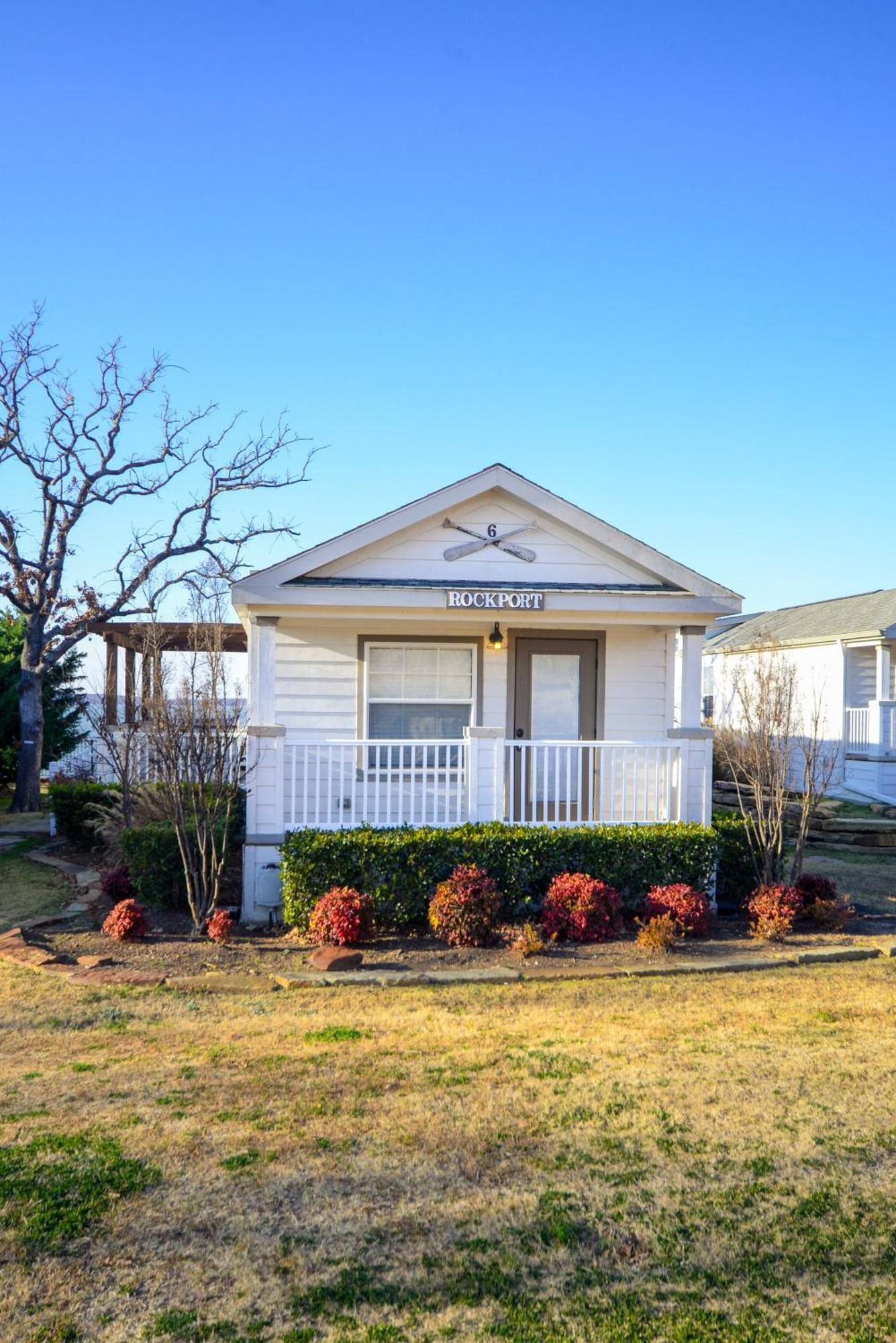 Crosstimbers Marina And Cottages Sperry Extérieur photo